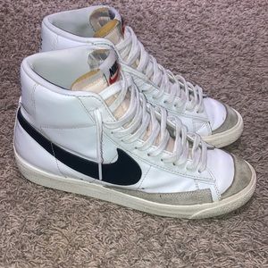 Nike blazers (8.5)